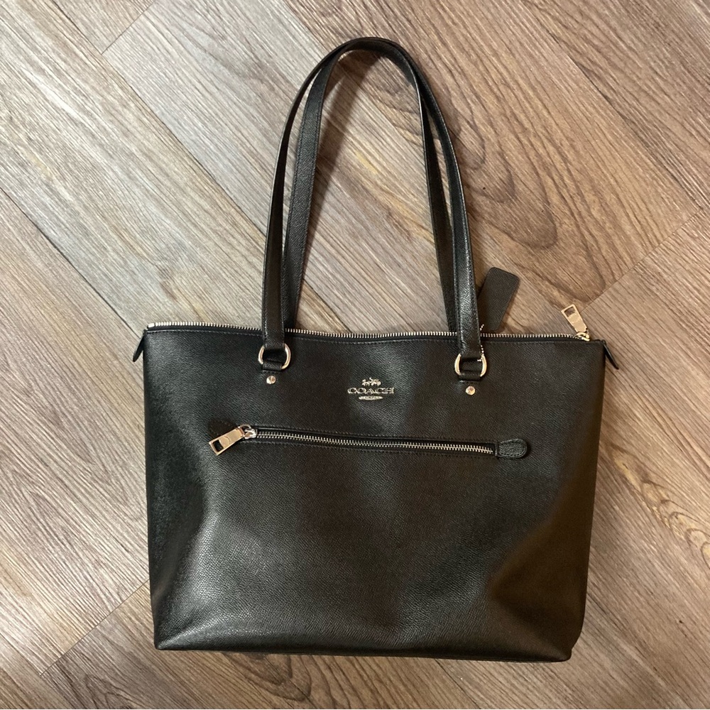 Coach bag purse. Large tote. Leather. Big enough for thin laptop computer bag